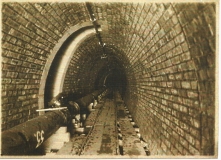 Pohled do vnitřních prostorů štoly 1911