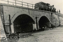 Pohled na původní viadukt Muzlov- Hradec n. Sv. 1968.